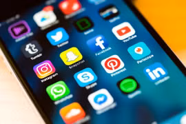 Le Cambodge lutte contre les contenus offensants sur les réseaux sociaux