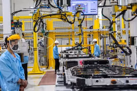 Dans l'usine de batteries pour véhicules électriques de VinFast 
