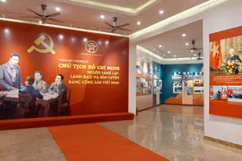 Ouverture de l'exposition "Président Ho Chi Minh - Fondateur, leader et instructeur du PCV"