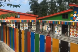 Inauguration de la première école en plastique recyclé au Vietnam
