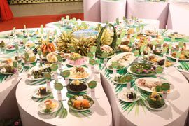 Bên Tre décroche un record du monde pour la préparation de 222 plats à base de noix de coco