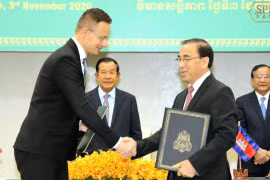 Cambodge: Le PM Hun Sen et son épouse testés négatifs au COVID-19