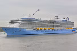 Saigontourist accueille le navire de croisière 5 étoiles Quantum of the Seas 
