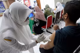 L'Indonésie cherche à lancer un vaccin anti-Covid-19 local au 3e trimestre
