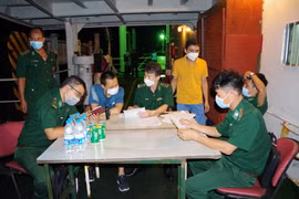 Huit marins birmans secourus au large de Bà Ria-Vung Tàu