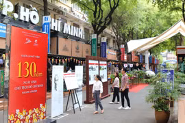 Diverses expositions célébrant le 130e anniversaire de la naissance du Président Hô Chi Minh