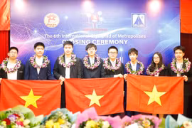 Les élèves vietnamiens brillent à la 6e Olympiade internationale des métropoles