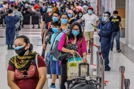 Les Philippines et l'Indonésie confirment des milliers de nouveaux cas de COVID-19