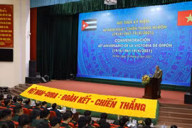 Meeting en l’honneur de la victoire de Giron de Cuba à Hanoï