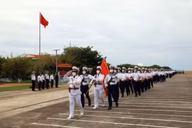 Le périple spécial du drapeau national vers Truong Sa