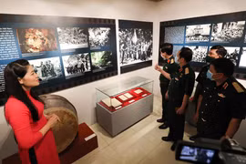 Ouverture de l'exposition «Révolution d'Août - Étape historique» à Hanoï