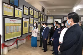 Exposition "Hoang Sa, Truong Sa du Vietnam - Preuves historiques et juridiques" à Quang Tri