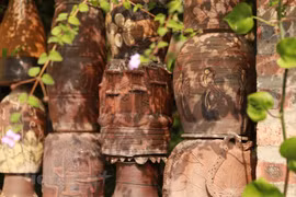 Art de la poterie rustique de Huong Canh