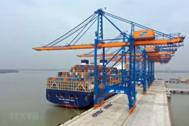 Dix mois: hausse de 30% des arrivées de navires étrangers dans les ports maritimes vietnamiens