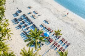 Une plage poétique devant La Festa Phu Quoc.