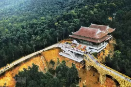 Le complexe de monuments et de paysages de Yên Tu est une terre sacrée du bouddhisme au Vietnam. Photo: VNA