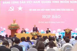 Le secrétaire général du Comité central du PCV et président To Lam répond aux questions des journalistes lors de la conférence de presse. Photo : VNA