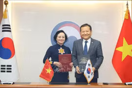 La ministre vietnamienne de l'Intérieur Pham Thi Thanh Tra et le ministre sud-coréen de l'Intérieur et de la Sécurité Lee Sang-min. Photo: VNA