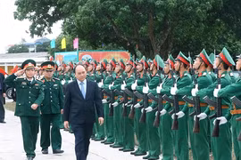 Le Premier ministre Nguyên Xuân Phuc travaille à Quang Ninh