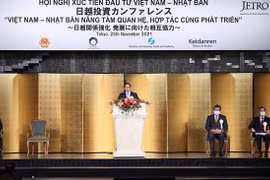 Le PM assiste à une conférence Vietnam-Japon sur la promotion de l’investissement