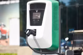 VinFast et EDF coopèrent dans l'installation de bornes de recharge pour voitures électriques