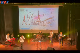 Glamour, un voyage au cœur de la chanson française à Hanoi