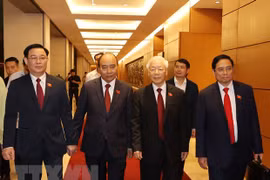 Félicitations aux dirigeants vietnamiens