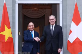 La diplomatie vietnamienne continue à faire avancer ses trois piliers