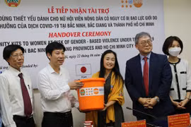 L’UNFPA remet des kits de dignité aux femmes et filles affectées par le Covid-19