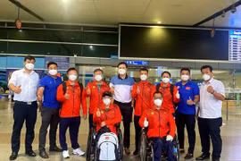 Les sportifs vietnamiens partent pour les Jeux paralympiques de Tokyo