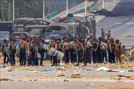 Le Vietnam appelle à enrayer la violence et à promouvoir le dialogue au Myanmar