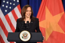 Conférence de presse de la vice-présidente américaine au Vietnam