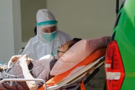 COVID-19: record du nombre de contaminations quotidiennes en Indonésie