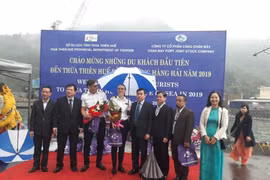 Thua Thien-Hue reçoit des premiers touristes arrivés par voie maritime 