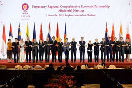 Le Vietnam soutient l’achèvement des négociations sur le RCEP