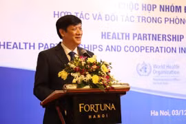 Santé: le Vietnam renforce la coopération avec ses partenariats pour lutter contre le COVID-19