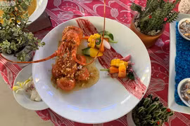 Phu Yen : 100 plats à base de homard établissent un record national