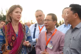 Des experts néerlandais proposent des mesures de lutte contre l’érosion du littoral à Hoi An