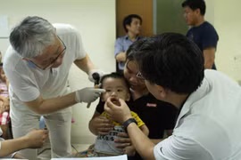 Global Care offre des opérations gratuites à des enfants vietnamiens