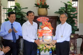 Pâques: félicitations aux catholiques et protestants de Vinh Long
