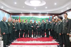Le Laos exprime sa reconnaissance envers les anciens soldats volontaires et experts vietnamiens