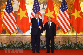  Sommet Etats-Unis – RPDC : le PM Nguyen Xuan Phuc rencontre le président Donald Trump