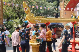 La fête du Nouvel An traditionnel bat son plein au Laos