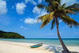 Phu Quoc a été désignée comme l'une des « destinations tropicales les plus abordables » par le magazine américain Travel & Leisure. 