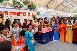 Pavillon du Vietnam au festival à Singapour le 15 décembre dernier, en prélude à la Journée internationale des migrants célébrée le 18 décembre. Photo: VNA