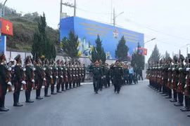 Répétition générale du 2e Échange d’amitié de la défense frontalière Vietnam-Laos au poste-frontier de Pahang. Photo : journal "Quân đội Nhân dân"