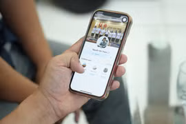 Les arnaques téléphoniques deviennent de plus en plus sophistiquées. Photo : VNA/CVN