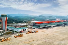 Vietjet Air commence à vendre des billets pour la ligne HCM-Ville - Van Don (Quang Ninh)