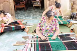 Le tissage de la brocatelle, un savoir-faire à préserver