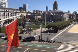 Le drapeau du Vietnam flotte à San Francisco en l'honneur de la Fête nationale